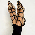 Bailarina Leopardos Bridget de Vega Madrid, calzado femenino de tacón bajo con estampado de leopardo y diseño elegante.