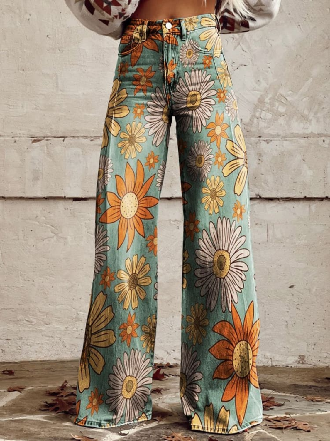 Pantalón palazzo floral Cirilla de Vega Madrid con diseño colorido y cómodo, ideales para un estilo elegante y casual.
