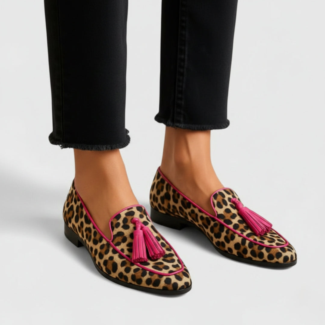 Mocasines elegantes Vega Madrid Xhyrene con suela antideslizante y diseño clásico en cuero negro.