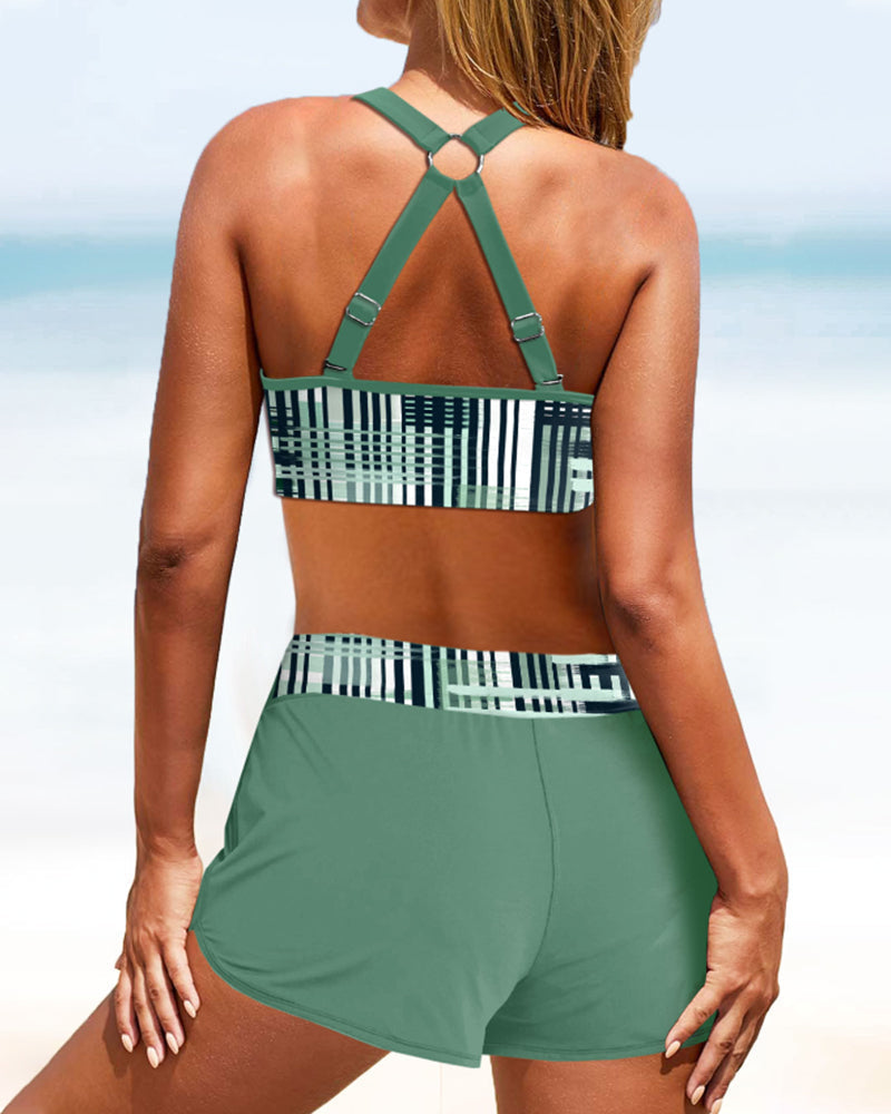 Bikini Comfy Nayara de Vega Madrid en color suave, con parte superior e inferior ajustados, ideal para verano y playa.