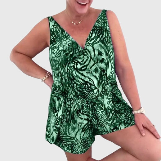 Vestido de playa elegante Dahlia™ de Vega Madrid en color y diseño sofisticado, ideal para verano y vacaciones.