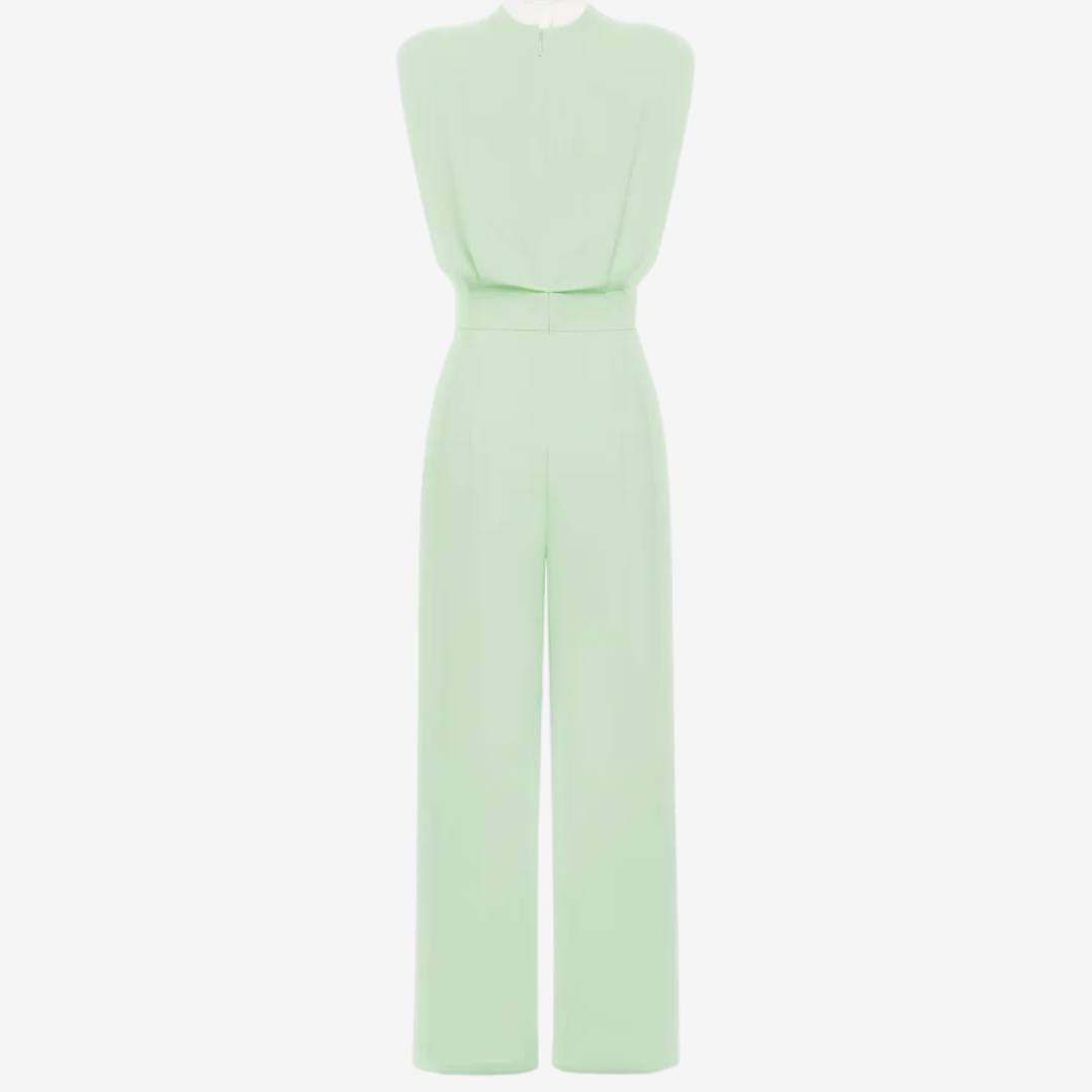 Mono con cinturón Ariia de Vega Madrid, vestido largo en tela suave y elegante, con cinturón a juego y diseño moderno.