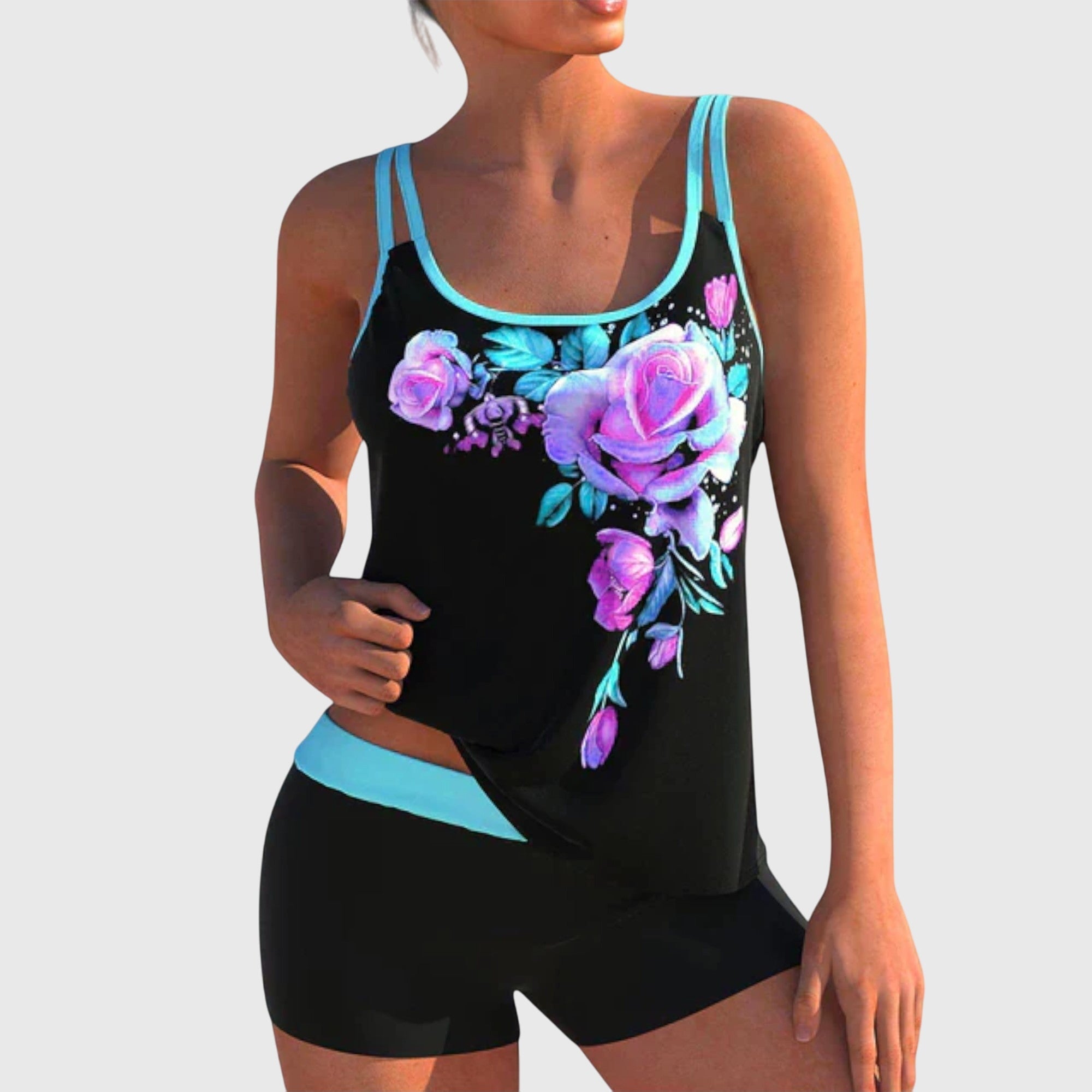 Conjunto de tankini floral con short y efecto vientre plano de Vega Madrid, ideal para playa y piscina.