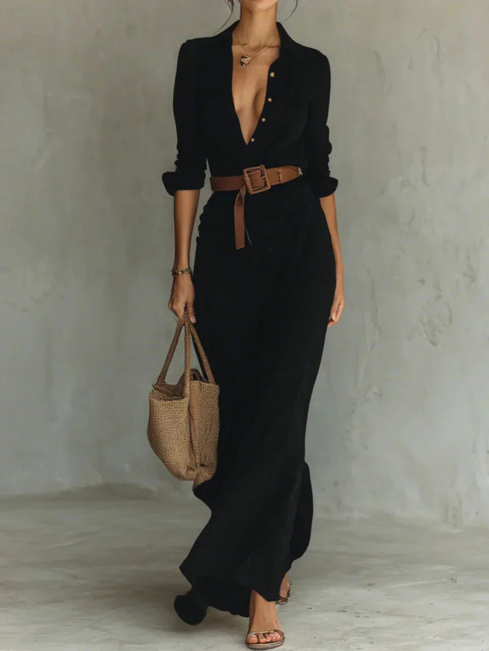 Vestido Martina de Vega Madrid con cuello, cinturón y manga larga, en color oscuro y diseño elegante para mujer.