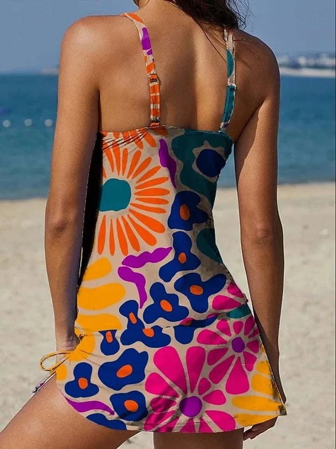Tankini floral Vega Madrid con short y efecto vientre plano, ideal para playa y piscina, con diseño colorido y cómodo ajuste.