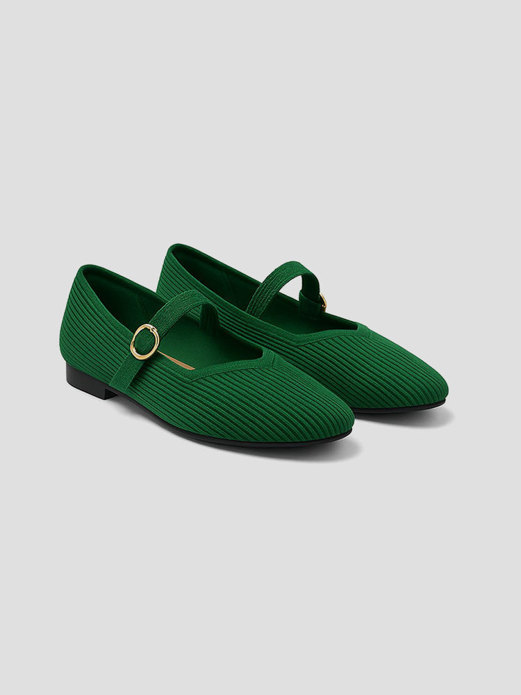 Bailarina Aveline de Vega Madrid en color negro, con diseño elegante y punto, perfecta para vestir con estilo y comodidad.