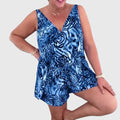 Vestido de playa elegante Dahlia™ de Vega Madrid, diseño con estilo y detalles modernos, en colores vibrantes y tela ligera.