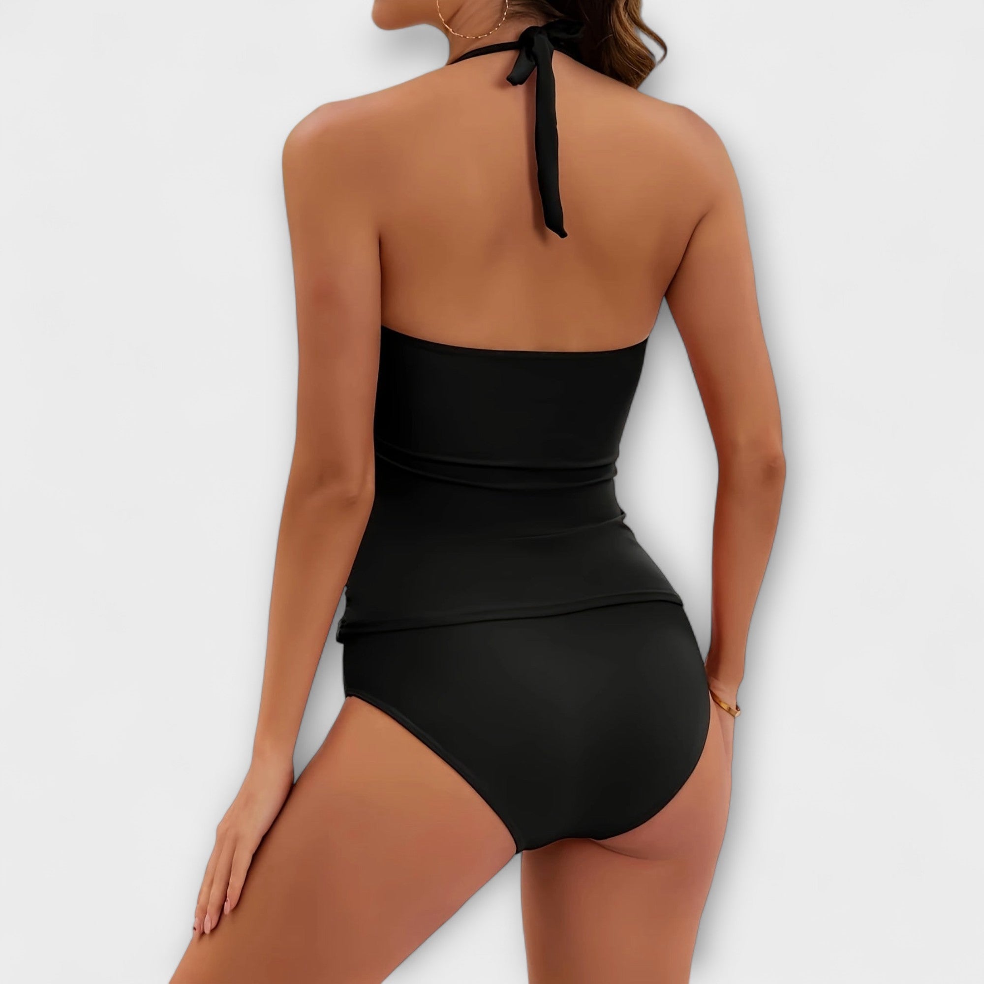 Bañador dos piezas Sienna de Vega Madrid en color negro, con diseño ajustado y estilo moderno para playa o piscina.