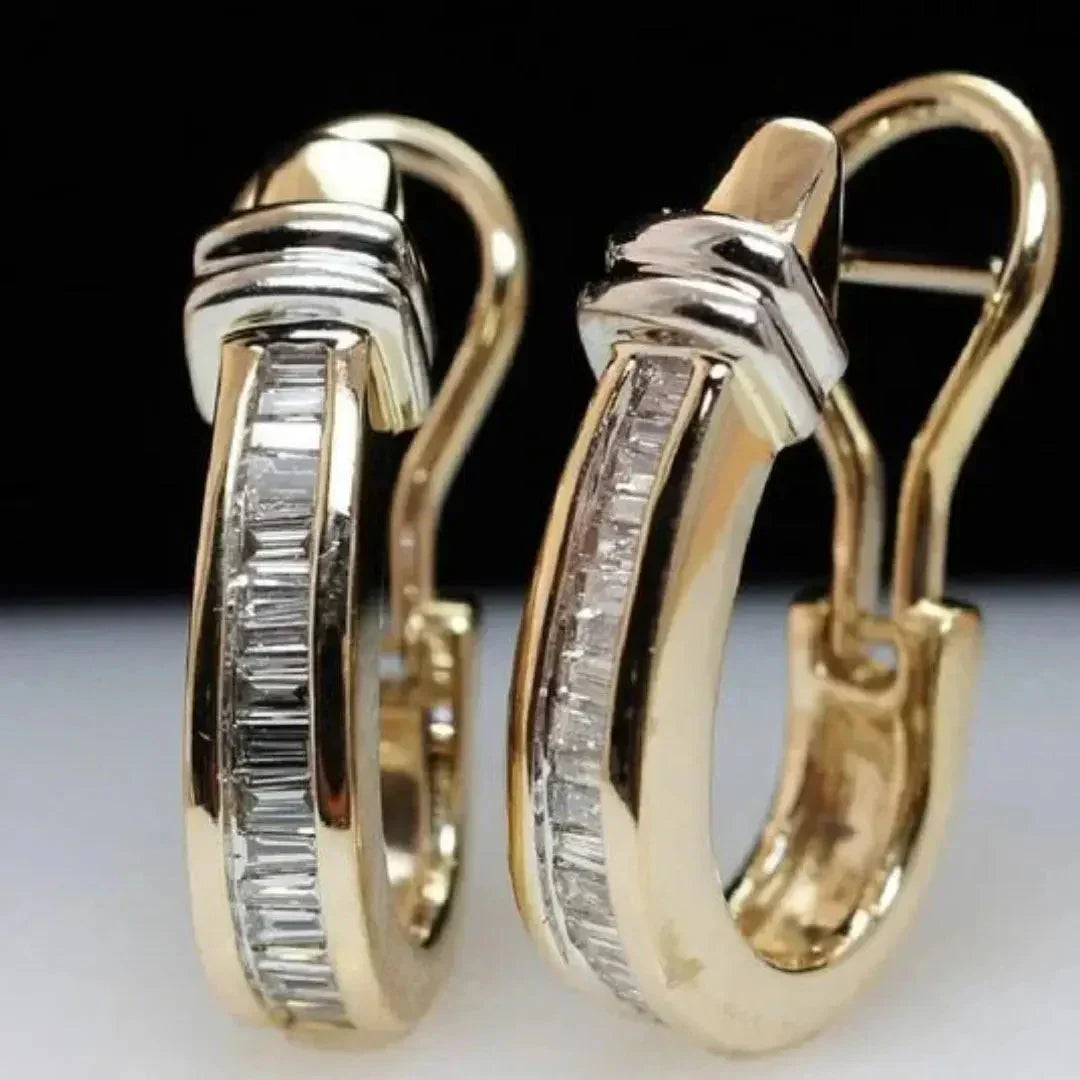Pendientes vintage dorados con diamantes de Vega Madrid, diseño elegante y brillante para ocasiones especiales.