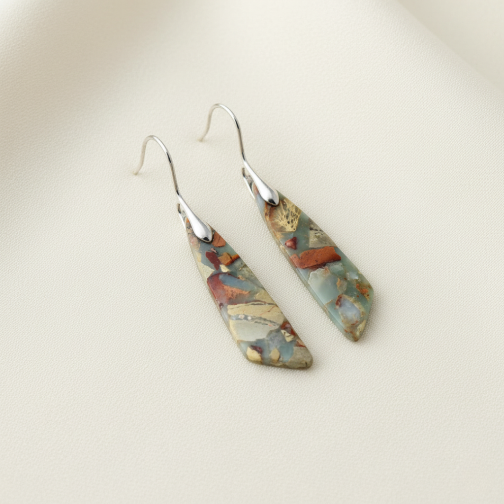 Pendientes de piedra natural vintage de Vega Madrid, con diseño elegante y detalles en tonos neutros para mujer.