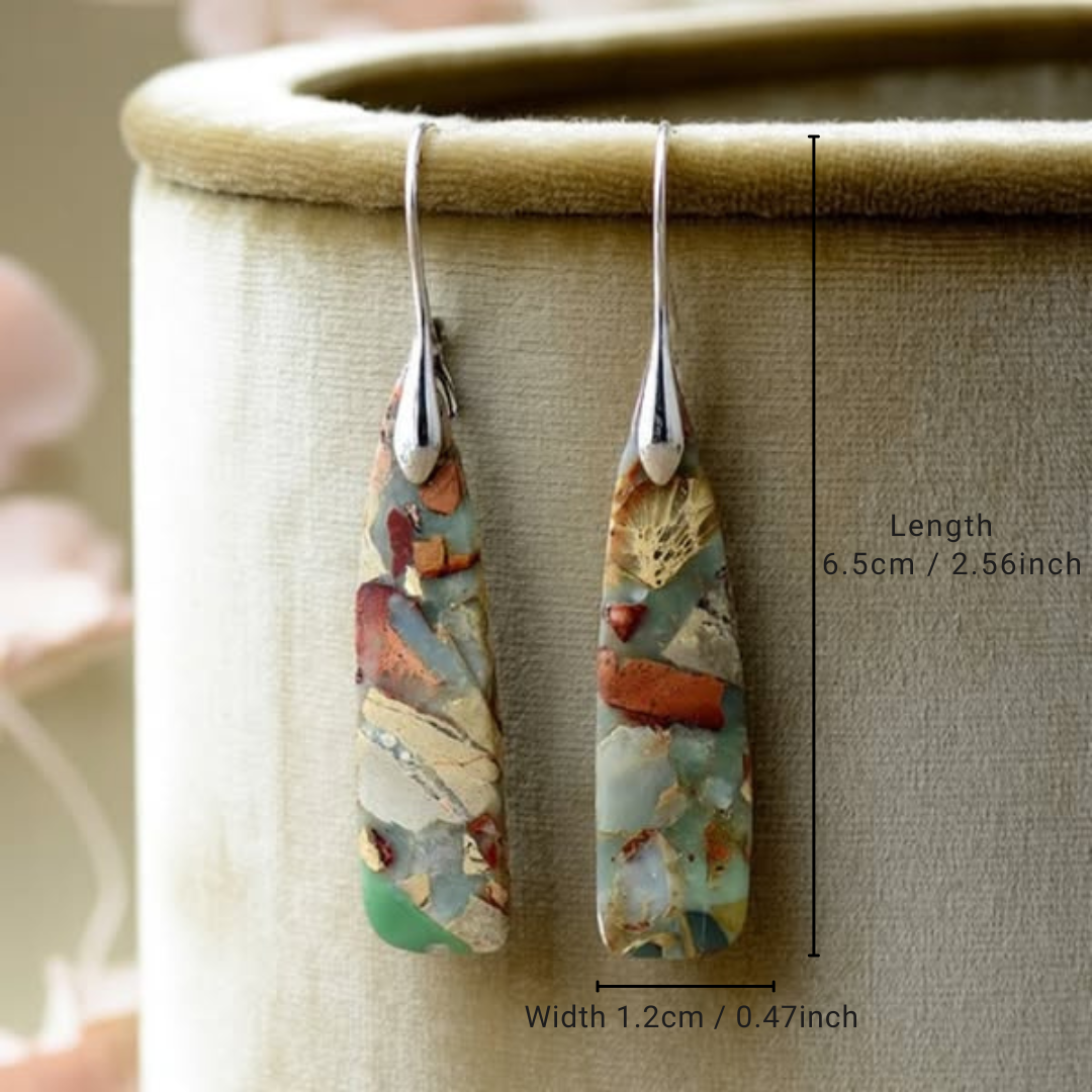 Pendientes de piedra natural vintage Charm de Vega Madrid, mostrando detalles y diseño elegante en imagen.
