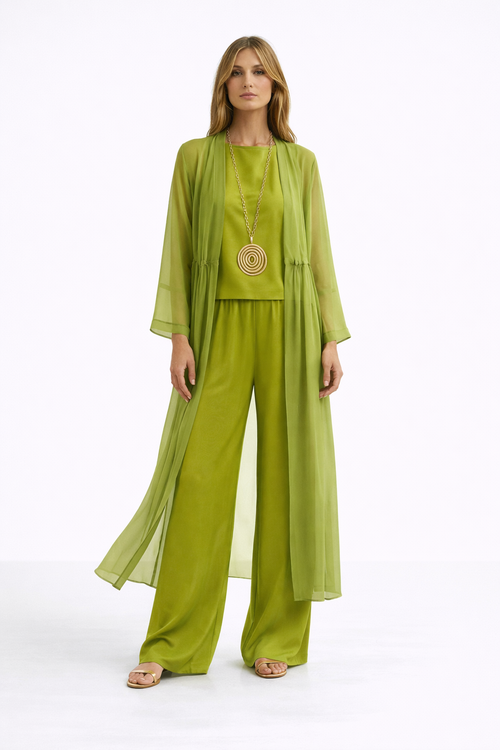 Conjunto fluido de tres piezas Aitana de Vega Madrid, ropa cómoda y elegante para mujer, en tonos suaves y tejidos ligeros.