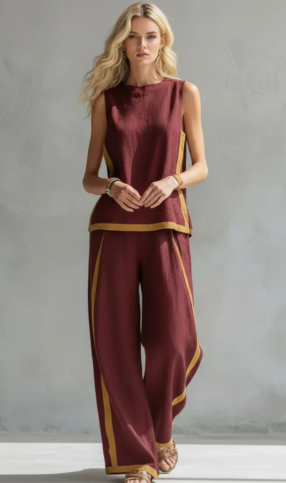 Conjunto Portofino Leila de Vega Madrid, camiseta y pantalón en tonos neutros, estilo elegante y cómodo.