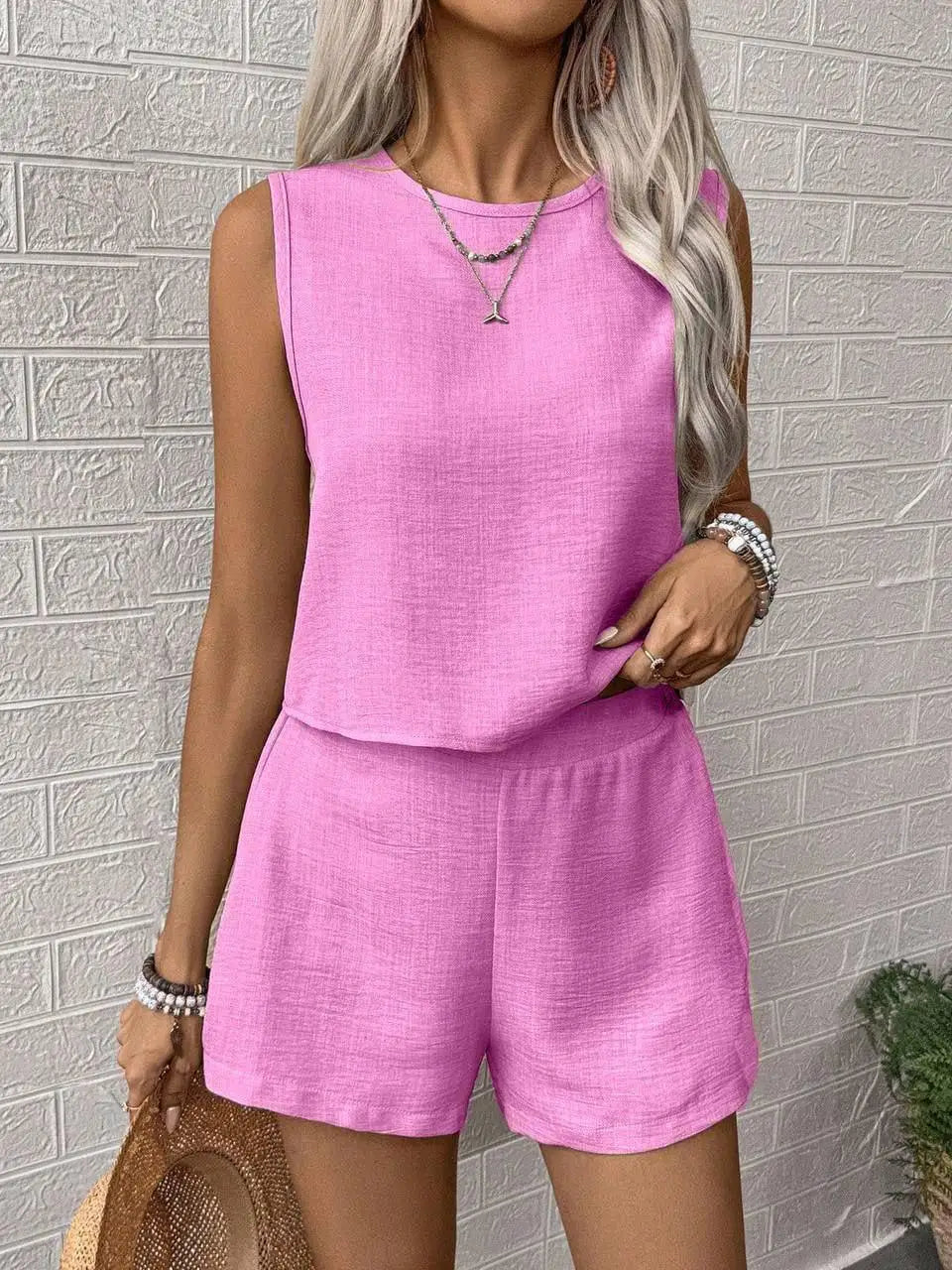 Conjunto Marina Olga de Vega Madrid con top y pantalones en tela marina, estilo elegante y cómodo para ocasiones casuales.