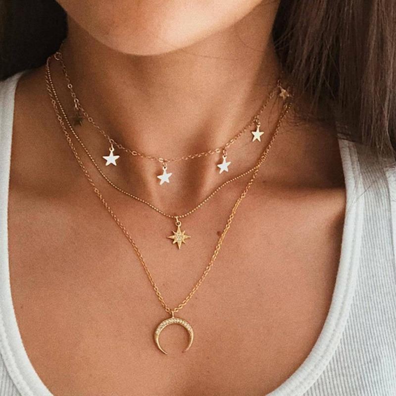Luna | Collar Dorado Elegante con Motivo de Luna