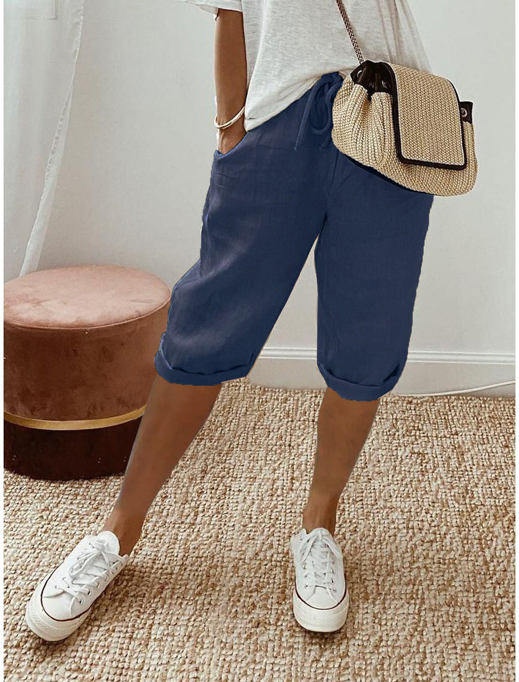 Pantalón tobilleros relax Julia de Vega Madrid, frente con detalles de costura y tela cómoda para un estilo casual.