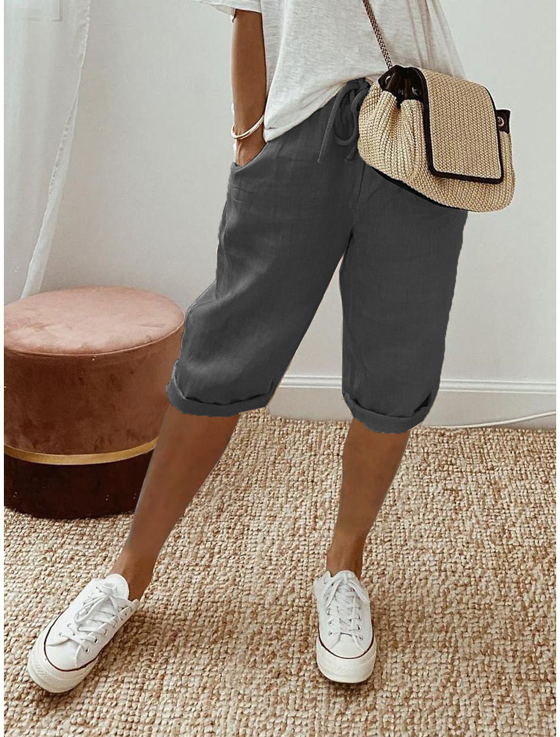 Pantalón tobilleros relax Julia de Vega Madrid, tela cómoda y suave, en color neutro, diseño casual y moderno para mujer.