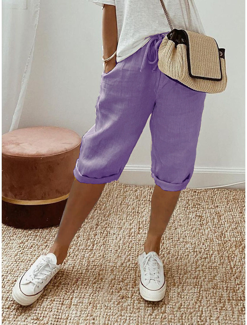 Pantalón tobilleros relax Julia de Vega Madrid, pantalón cómodo y elegante para mujer en color neutro, vista frontal.