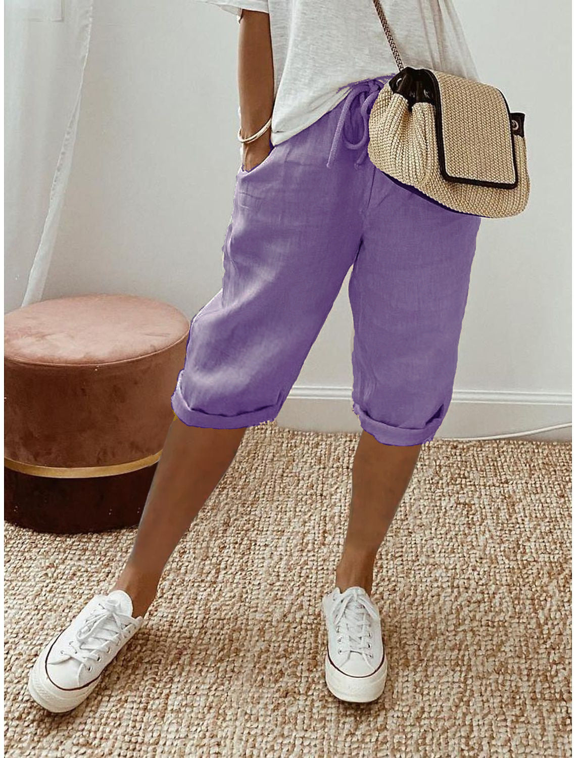 Pantalón tobilleros relax Julia de Vega Madrid, pantalón cómodo y elegante para mujer en color neutro, vista frontal.