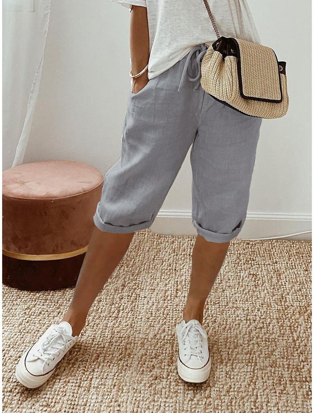 Pantalón tobillerero relax Vega Madrid Julia en color neutro, tela cómoda y estilo casual para mujer.