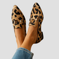 Mocasín Judith de Vega Madrid con estampado de leopardo, diseño elegante y moderno para mujer.