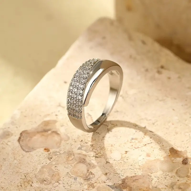Eloisa | Anillo de Brillo Atemporal