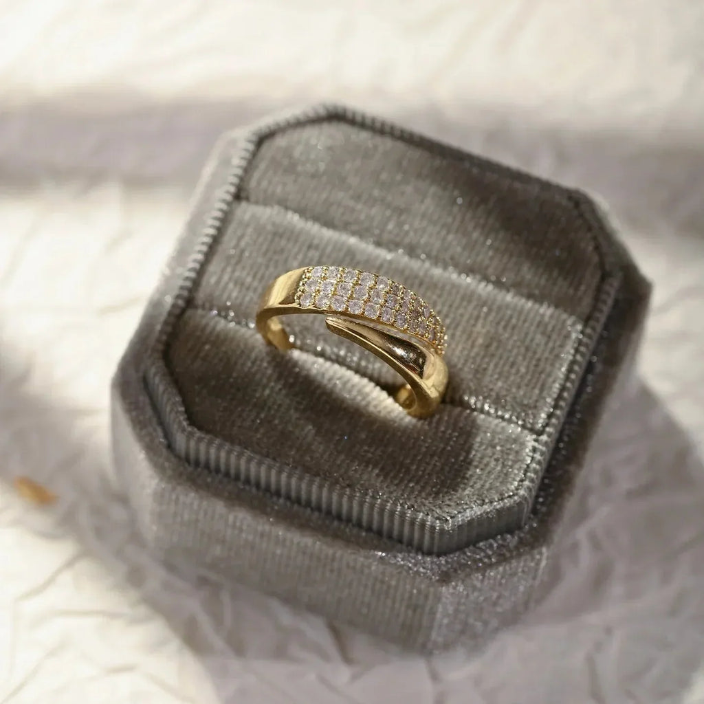 Eloisa | Anillo de Brillo Atemporal