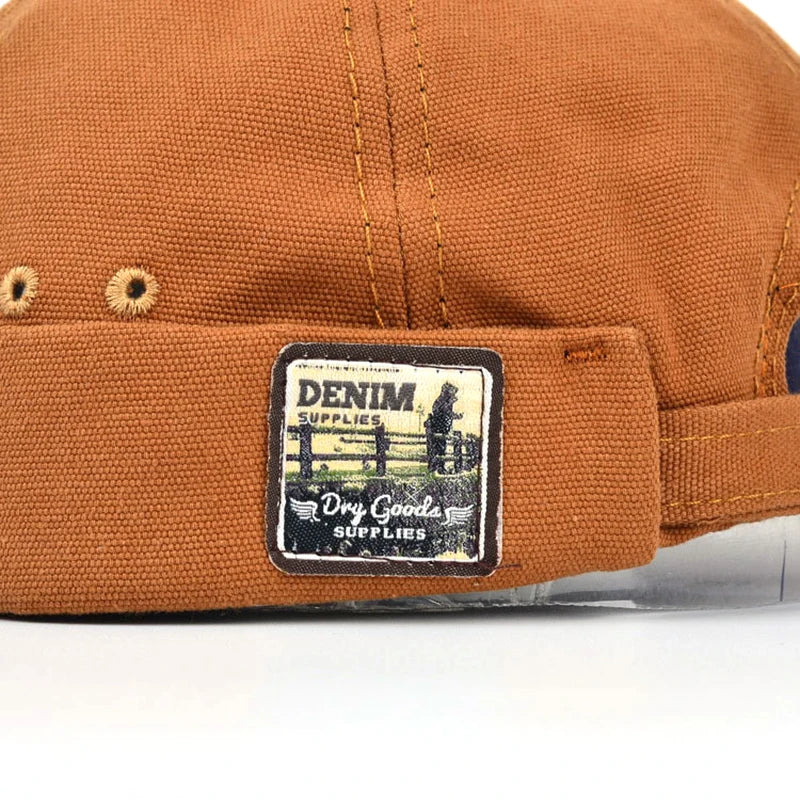 Gorra Docker vintage Iker de Vega Madrid, estilo clásico con diseño retro en tela resistente, vista frontal sobre fondo neutro
