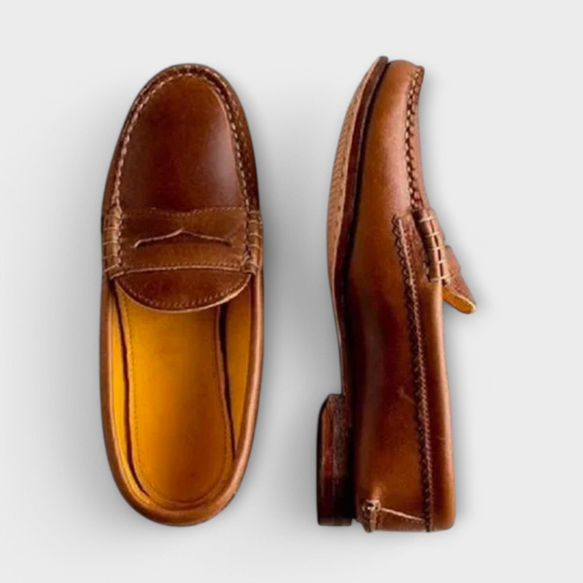 Mocasín Eline Vega Madrid en color neutro, calzado cómodo y elegante para mujer, en primer plano.