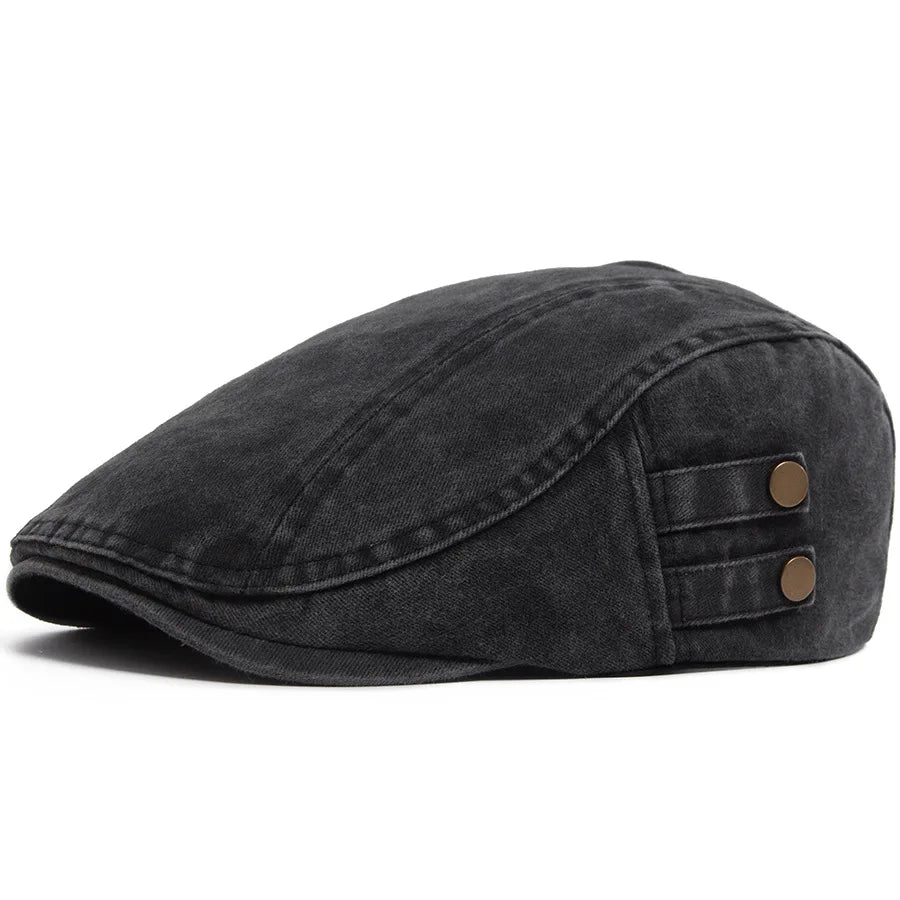 Gorra vintage heritage Thiago de Vega Madrid, con diseño clásico y detalles en tela, vista frontal sobre fondo neutro.
