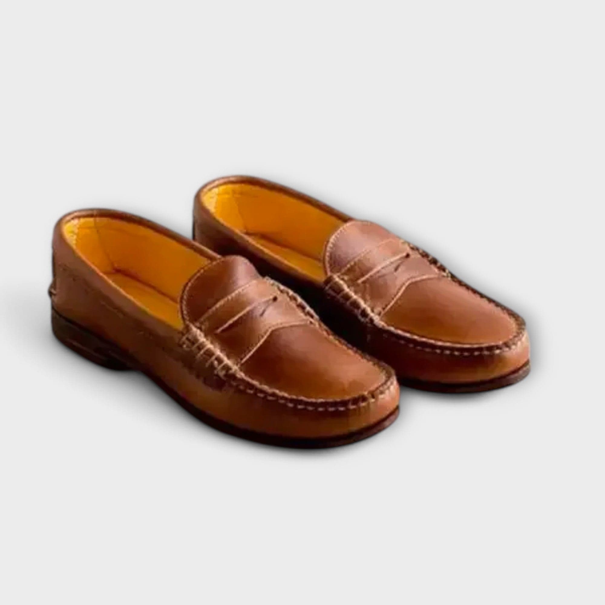 Mocasín Eline de Vega Madrid en color neutro, con diseño cómodo y elegante, ideal para uso diario.