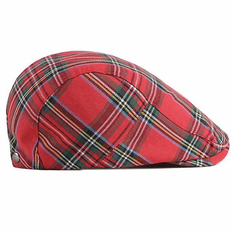 Gorra clásica de colores Mauro de Vega Madrid, con diseño sencillo y vistoso, ideal para complementar estilos casuales.