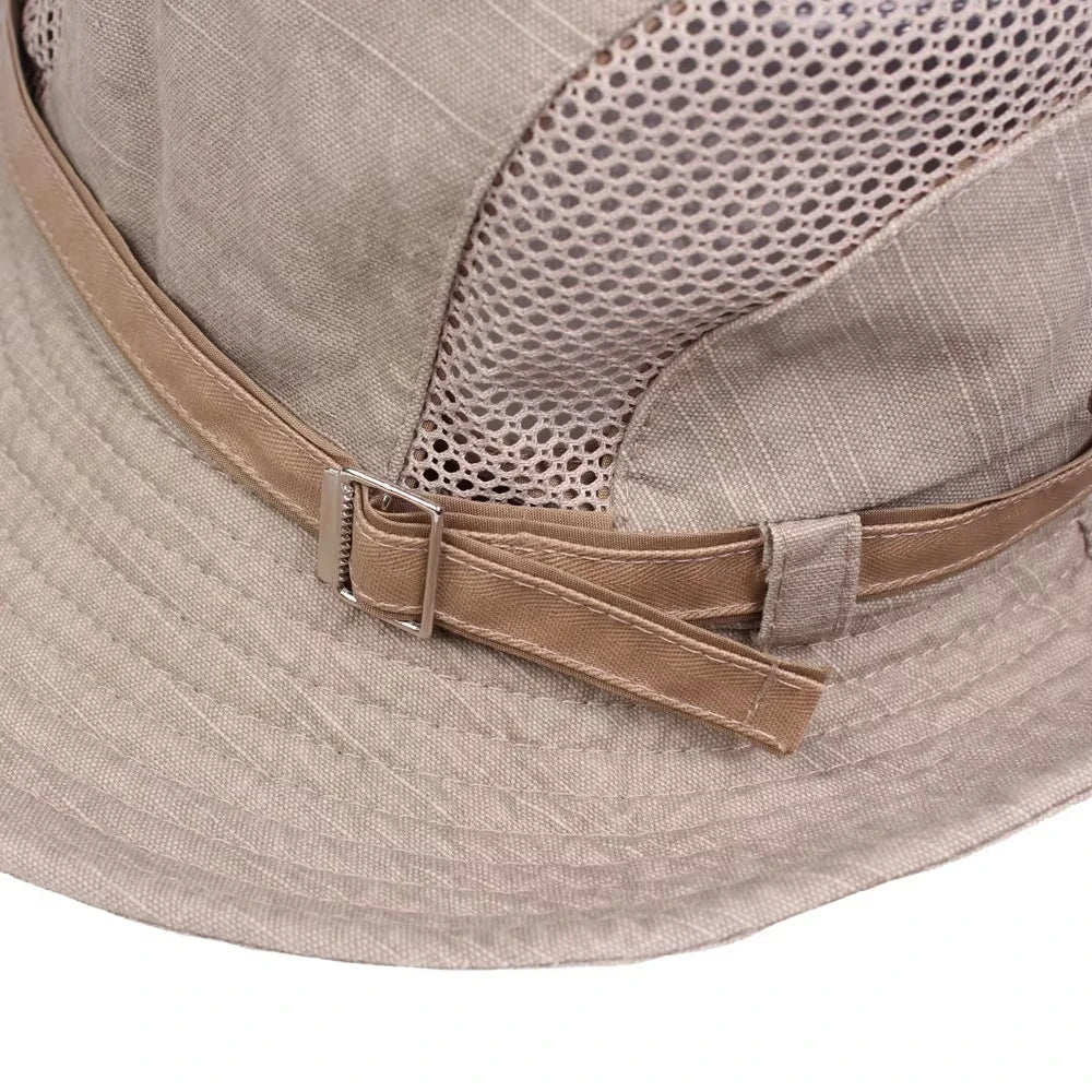 Sombrero explorador transpirable Vega Madrid en color beige, con ala ancha y banda de tela, ideal para actividades al aire libre.