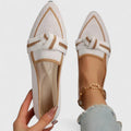 Mocasines Maricela de Vega Madrid con nudo elegante y diseño clásico en cuero en color negro.