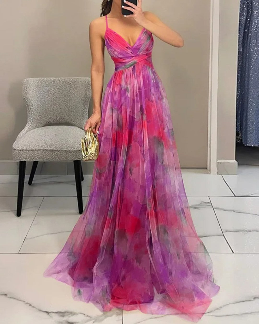 Vestido largo con estampado fluido Carla de Vega Madrid, diseño elegante y cómodo, con detalles de tela ligera y estilo sofisticado.