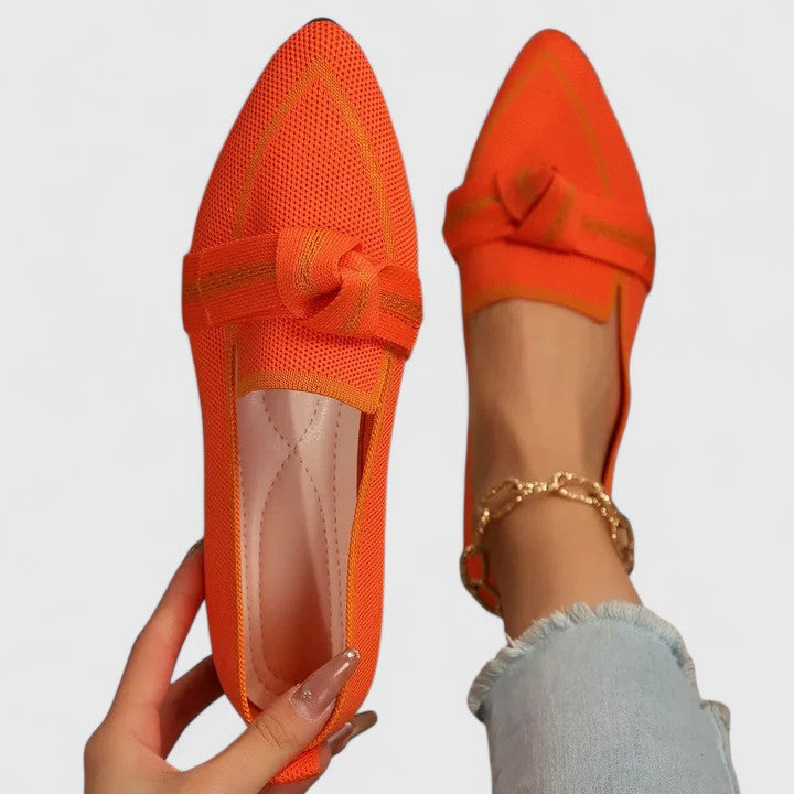 Mocasines Maricela de Vega Madrid con nudo elegante en color neutro, diseño cómodo y estilo sofisticado para mujer.