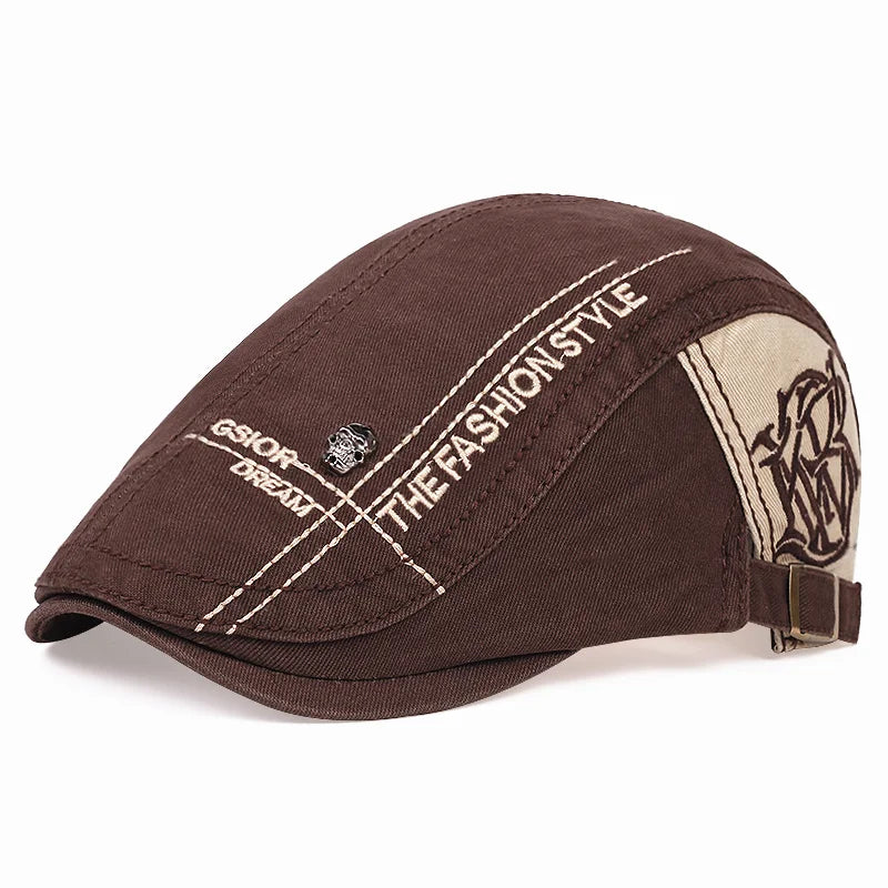 Gorra de verano Sergio de Vega Madrid, estilo casual, con diseño en colores claros y visera curva, vista frontal.