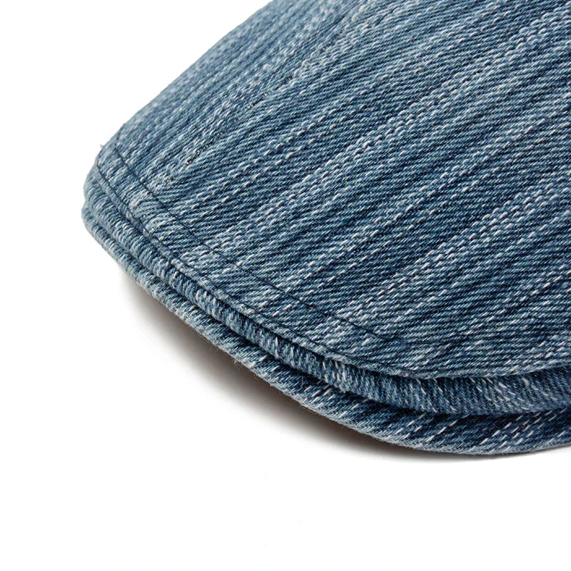 Gorra elegante para hombre Daniel de Vega Madrid, diseño clásico y sofisticado en color neutro, vista frontal con detalles de costura.