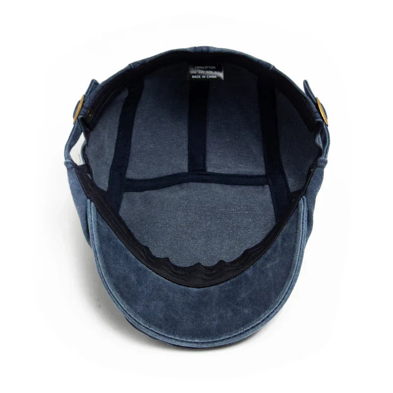 Gorra vintage Lorenzo de Vega Madrid, diseño clásico con detalles en tela y estructura ajustada para un estilo retro.