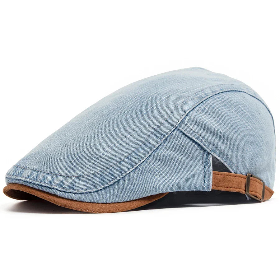 Gorra plana vaquera Mateo de Vega Madrid, estilo casual con visor en la imagen, en color clásico azul denim.