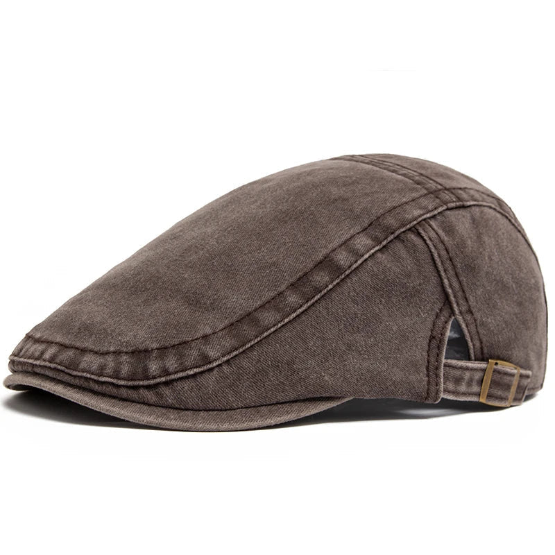 Gorra vintage Lorenzo de Vega Madrid, en color oscuro, con diseño clásico y detalles en la parte frontal.
