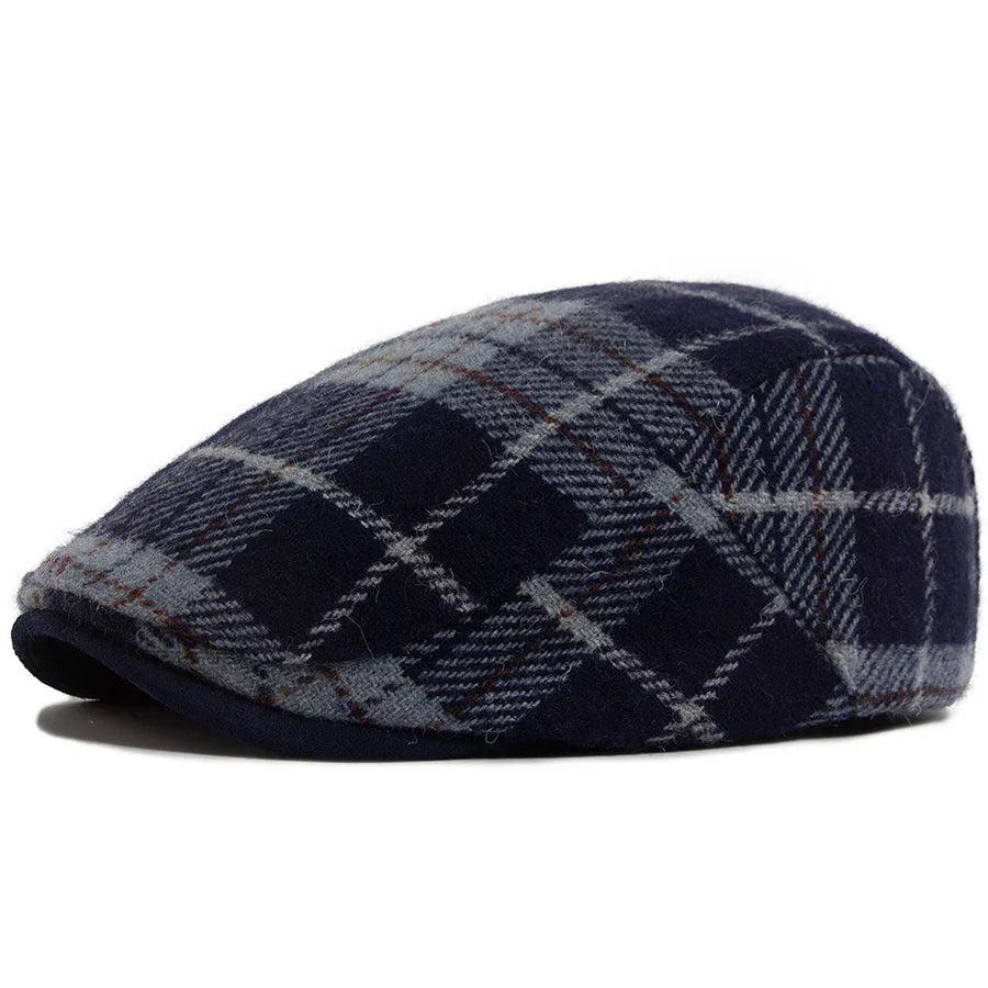 Gorra clásica para hombre César de Vega Madrid, en color neutro, con diseño sencillo y visera curva.