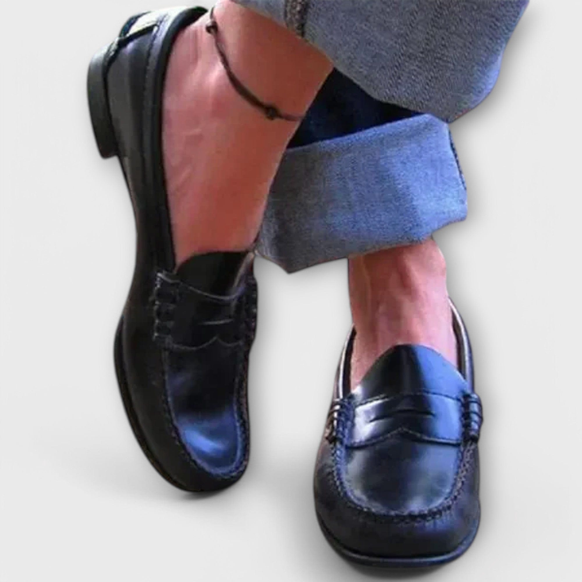 Mocasín Eline de Vega Madrid, calzado esencial en color neutro, con diseño cómodo y elegante para uso diario.