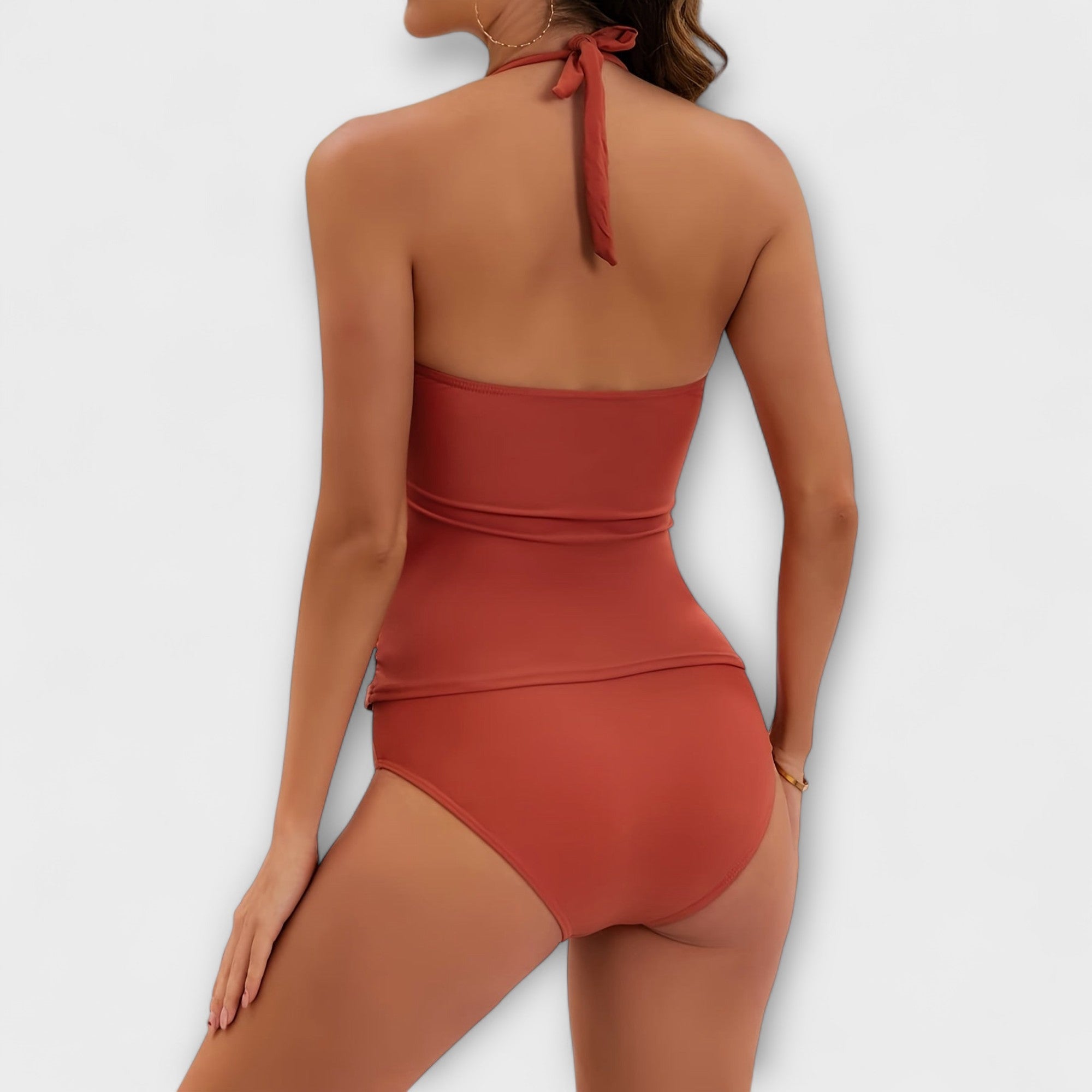 Bañador dos piezas Sienna de Vega Madrid en color rojo, con diseño moderno y ajustado para mujer.