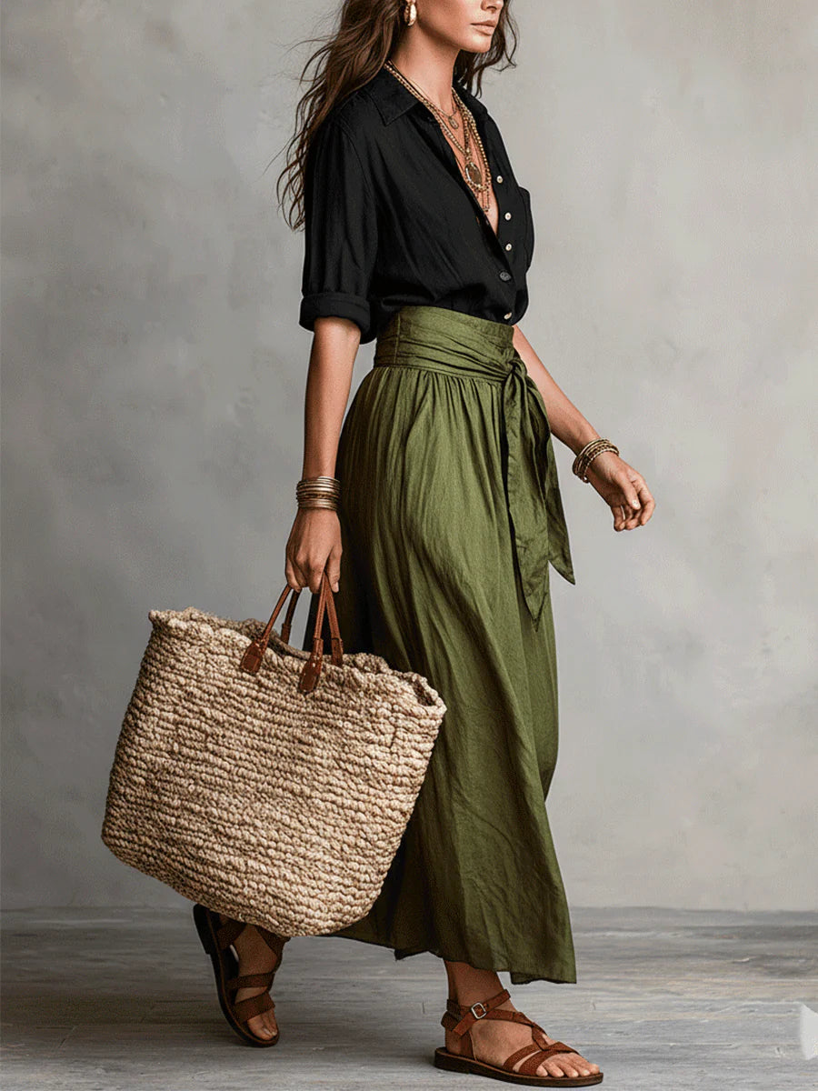 Conjunto de dos piezas Natalia de Vega Madrid, ropa elegante en tonos suaves, con top y falda coordinados, en la imagen.