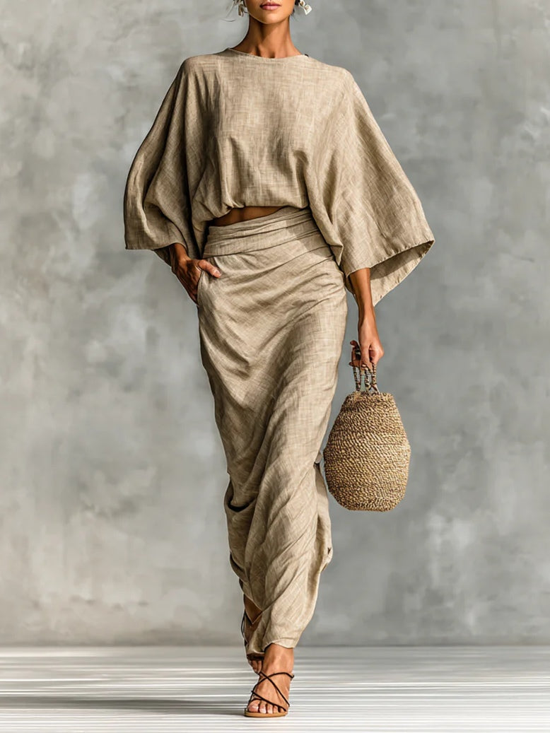 Conjunto Lorena Duna de Vega Madrid, ropa elegante en tonos neutros, con blusa y pantalón a juego, en la imagen.