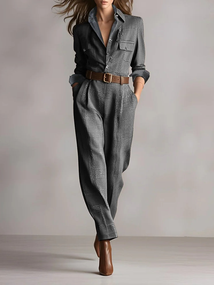 Mono gris Jimena de Vega Madrid, prenda elegante para mujer, con diseño moderno y detalles en tela suave.