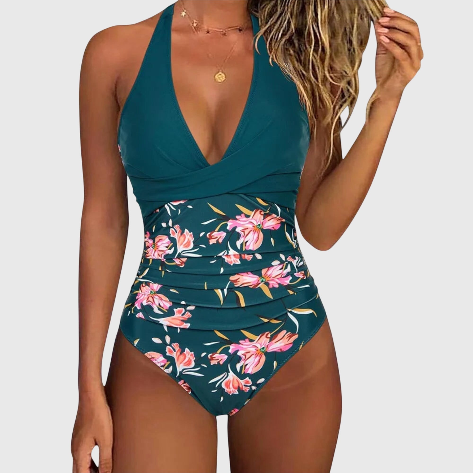 Bañador elegante para mujer con escote en V de la marca Vega Madrid, en color negro, con diseño ajustado y estilo sofisticado.