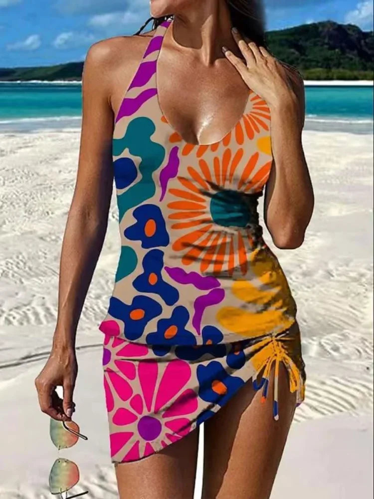 Tankini floral de Vega Madrid con shorts y efecto vientre plano, ideal para lucir cómoda y con estilo en la playa.
