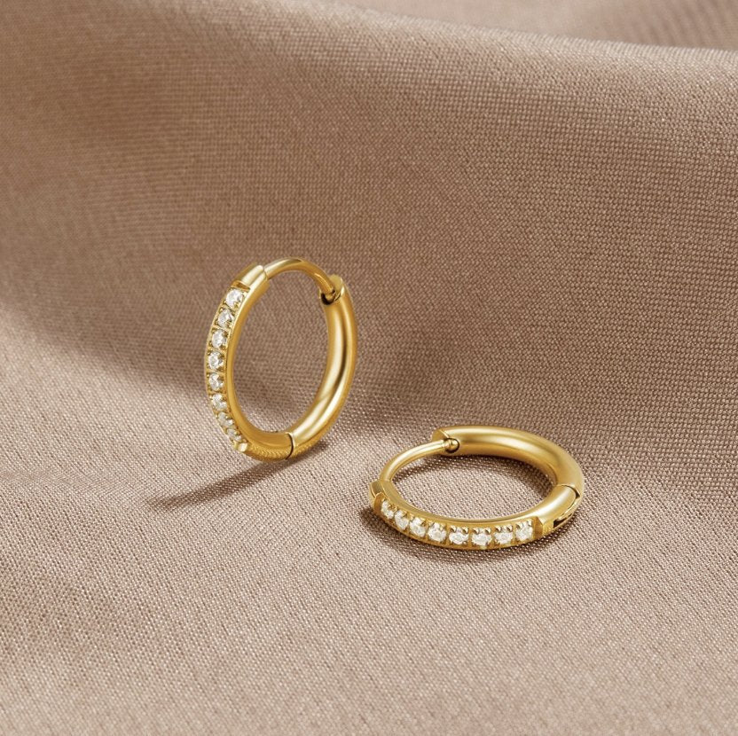 Pendientes de aro Eternidad de Vega Madrid, pendientes de aro grandes y elegantes con diseño infinito en plata brillante.